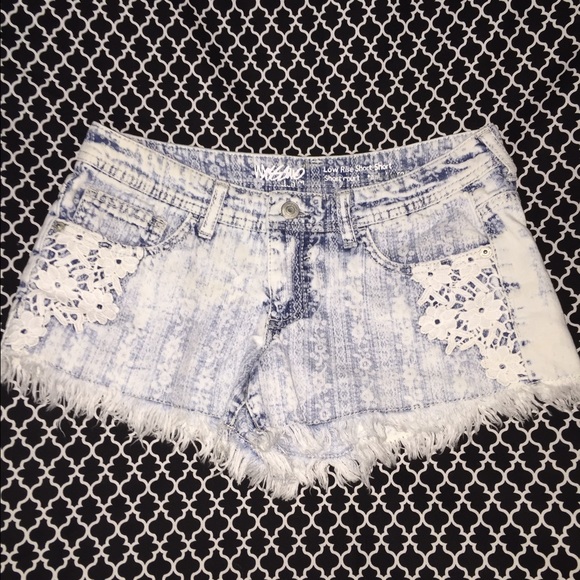 White Washed Aztec with Flower Sides Shorts