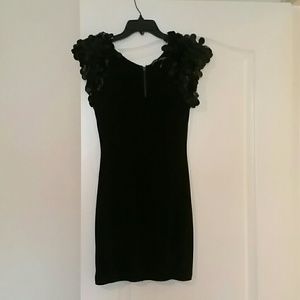 Bebe addiction black shoulder detailed dress