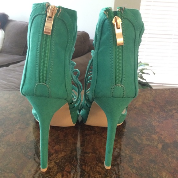 🔴LAST CHANCE!!!!🔴Just fab green strappy heel - Picture 3 of 4