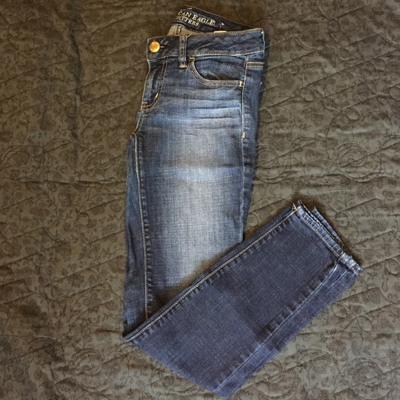 American Eagle Dark wash Jegging's