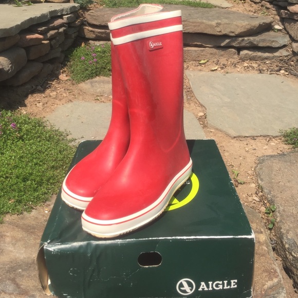 Aigle NEVER WORN rain boots