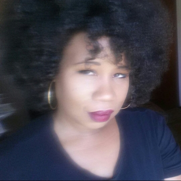 Meet your Posher, Allison - Picture 1 of 1