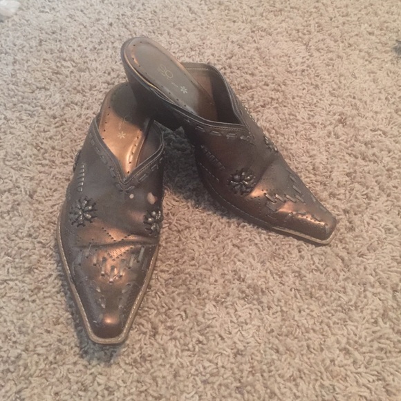 Western mule- classy and cute