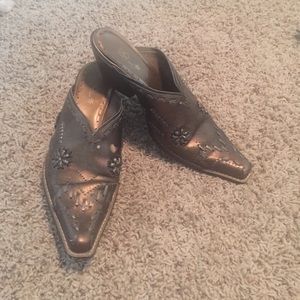 Western mule- classy and cute