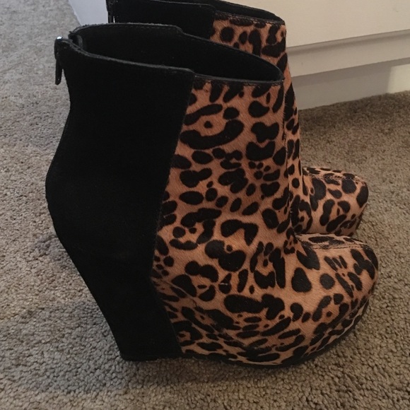 Shoes - Picture 2 of 4