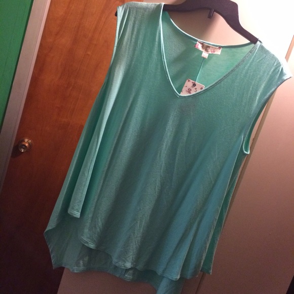Casual/Dressy Tank - Picture 2 of 3