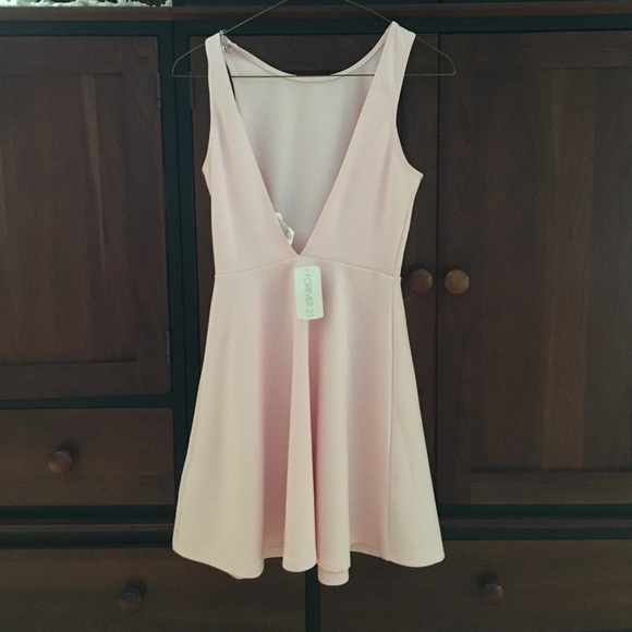 Short length light pink dress - Picture 2 of 2