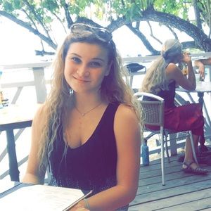 Meet your Posher, Danielle