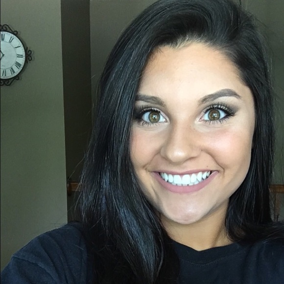 Meet your Posher, Ashlyn - Picture 1 of 1