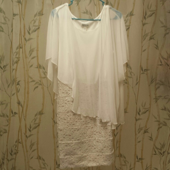 WHITE BANDAGE DRESS WITH FLOWY TOP