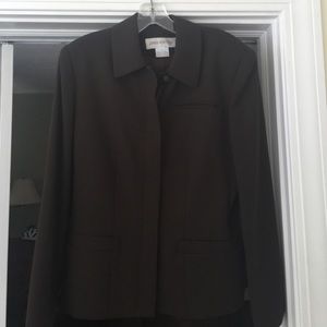 Jones New York zipper front size 6 brown blazer