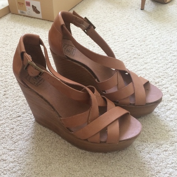Lucky brand wedges