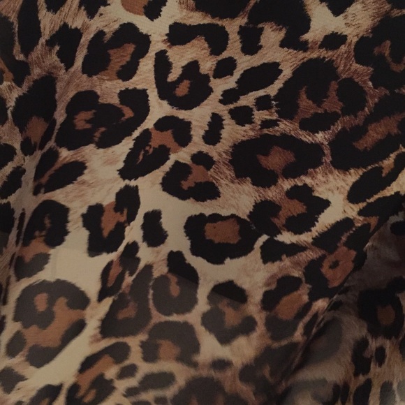 Cheetah flowy crop top - Picture 2 of 3