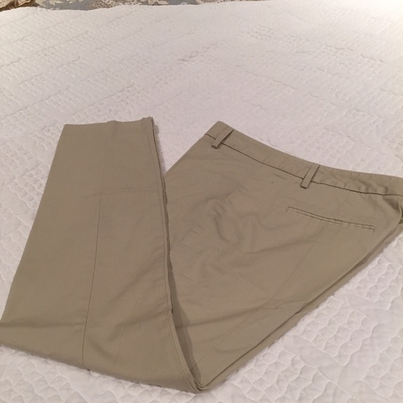 GAP Slim Cropped Pants. Tan