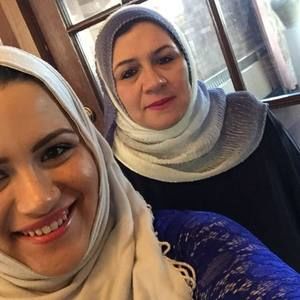 Meet your Posher, Nada