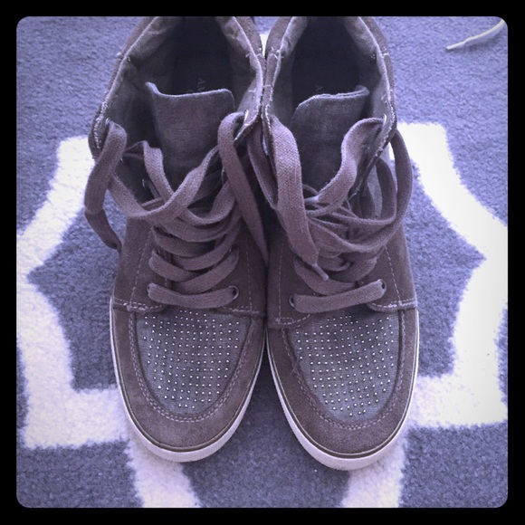Heeled sneakers