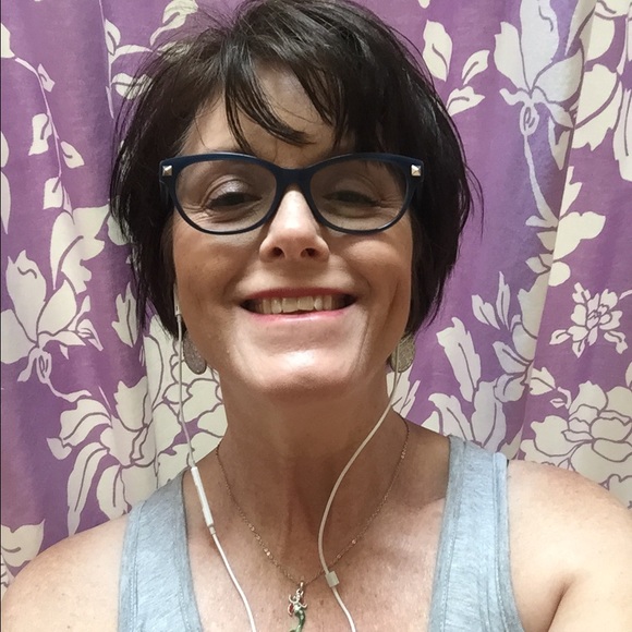 Meet your Posher, Jen