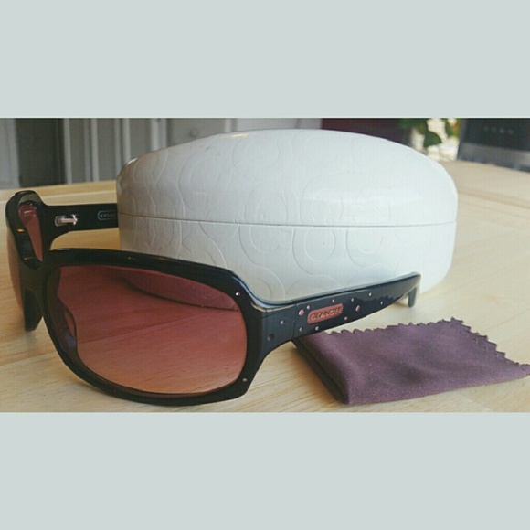 Coach sunglasses and sunglass case/cleaning cloth - Picture 3 of 3