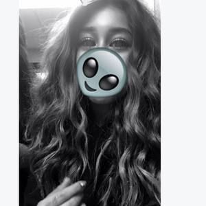 Meet your Posher, Daniella