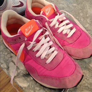 Nike women's shoe sz 6