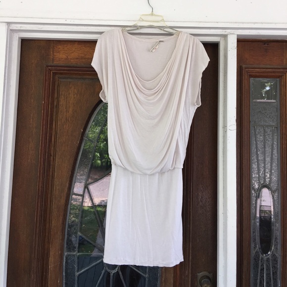 Alice + Olivia cream bodycon dress. - Picture 2 of 4