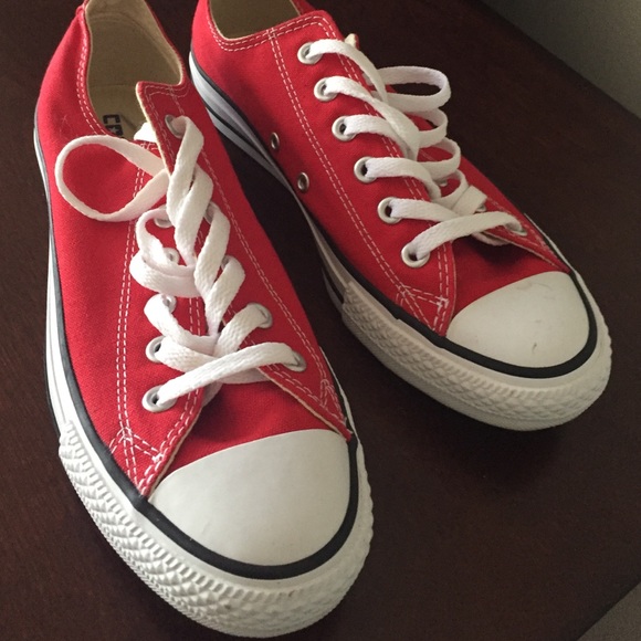 Chuck Taylor converse red All Star.