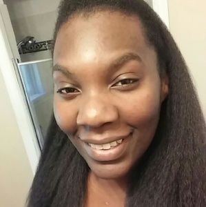 Meet your Posher, Adriana