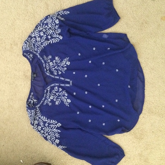 Blue flowy embroidered American Eagle top