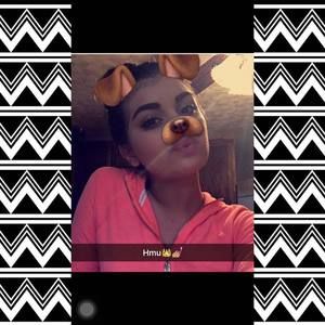 Meet your Posher, Melissa