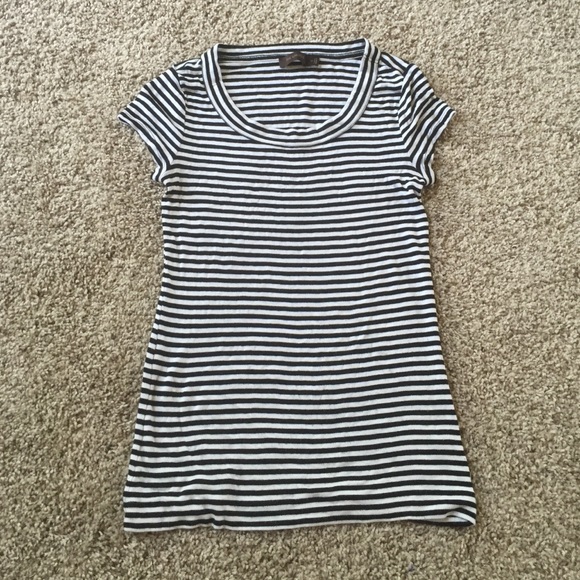 Black and white stripped short sleeve shirt!