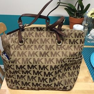 MK tote bag NWOT still has authentic MK tag