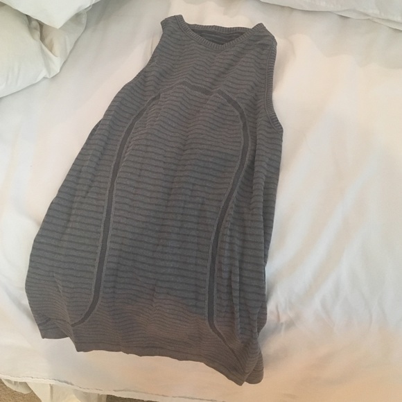 lululemon workout shirt