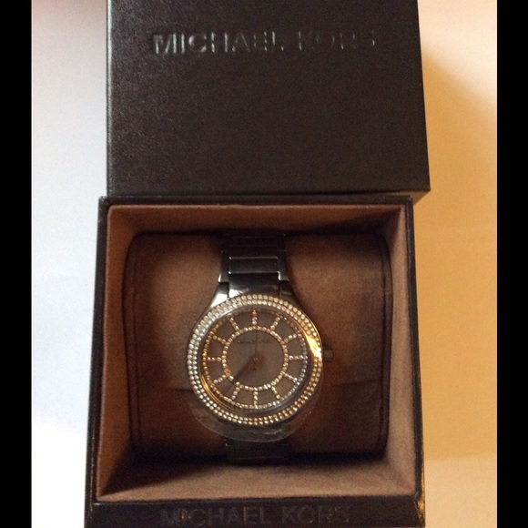 FIRM Michael Kors Kerry Gunmetal Bracelet Watch - Picture 2 of 4