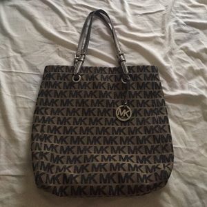 Barely used authentic Michael Kors tote