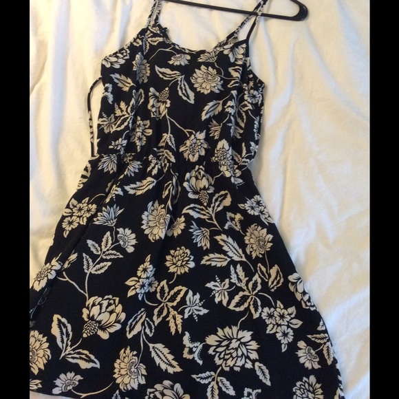 Dress - Picture 1 of 2