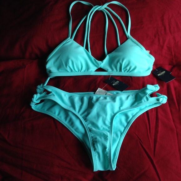 ‼️SOLD‼️ Nwt hollister mint green bikini 2 piece