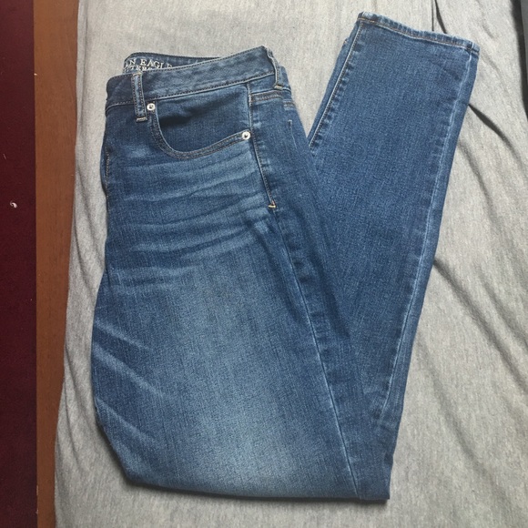 NEW LISTING🌟 Size 12 American Eagle Skinny Jean