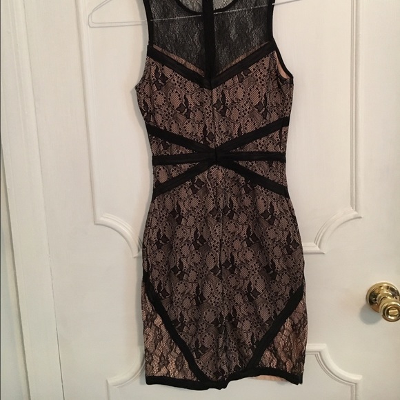Lace dress size small - Picture 2 of 2