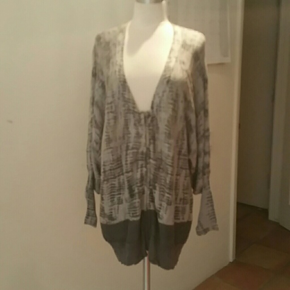 Zip-up cardigan