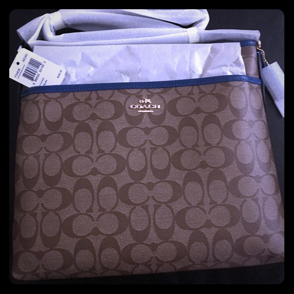 Authentic Coach cross body purse!