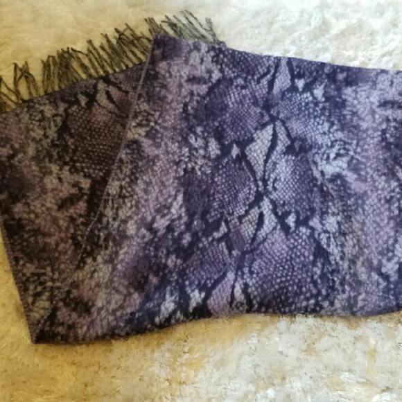 Snake Skin Cashmere feel Scarf