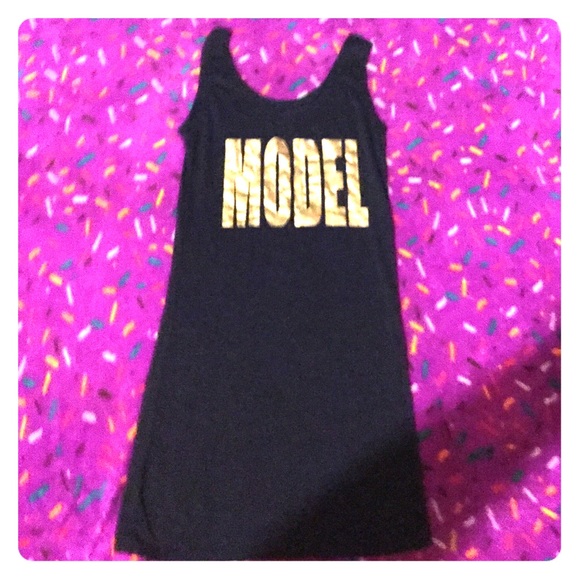a nice shirt never been wore let me know if u want