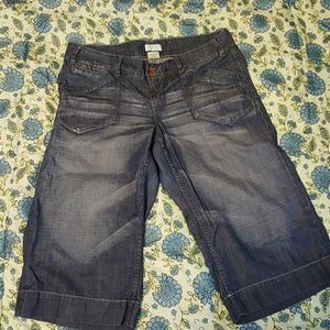 Maurices Capris lightweight Denim Size 18