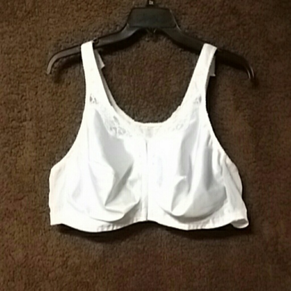 White size 46b front close bra by exquisite form