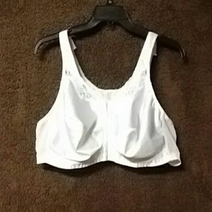 White size 46b front close bra by exquisite form