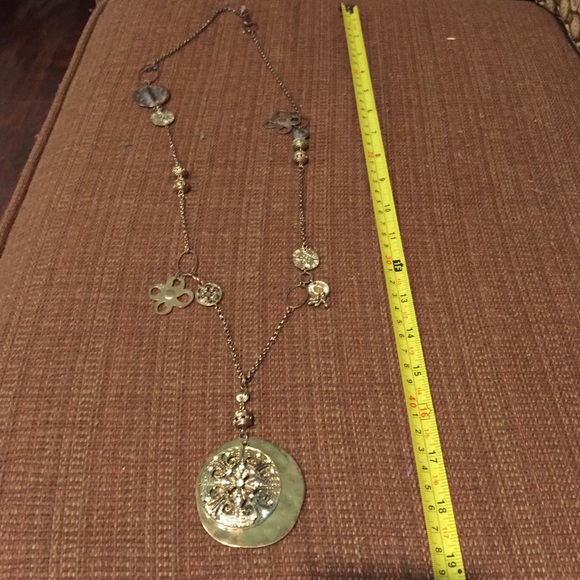 Medallion necklace