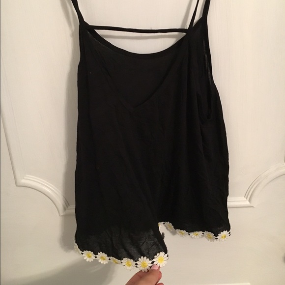 Black Tank with daisies! - Picture 3 of 3