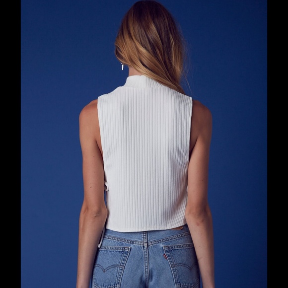 Gigi Crop Top (S, M, L) - Picture 4 of 4