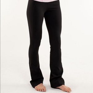 LULULEMON athletica groove pants with light pink