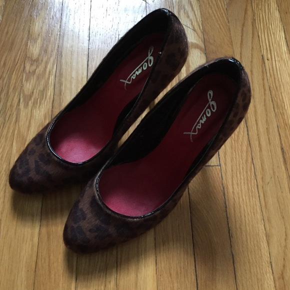 Brown Leopard Print Furry Pumps - Picture 1 of 3
